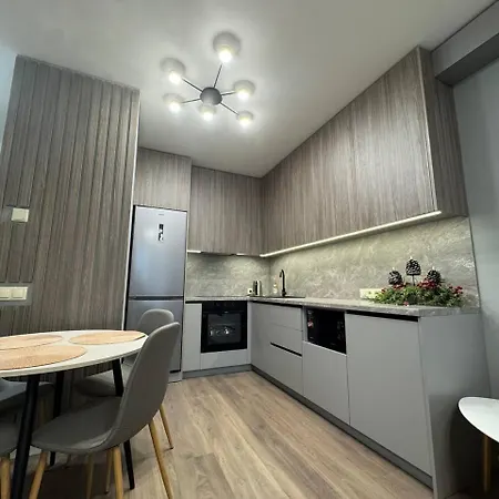 Parkr Land Elite Apartment